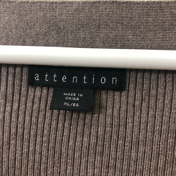 4 Sweatshirts 🔥🔥👚👚👚👚 - Picture 2 of 8